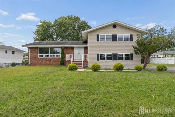 -56 Gramercy Drive, Piscataway, NJ 08854