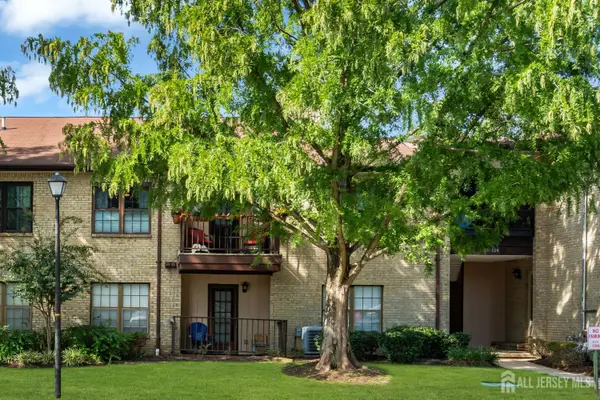 -1102 Wellington Place, Aberdeen, NJ 07747