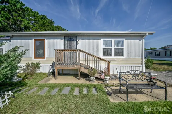 -6 Tern Court, Manchester, NJ 08759