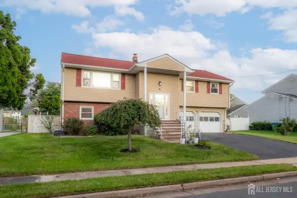 -4 Charles Court, Edison, NJ 08820
