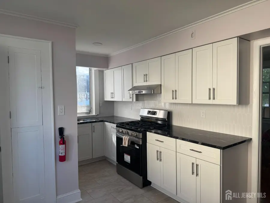 -6 Woodland Avenue, North Brunswick, NJ 08902 - #2
