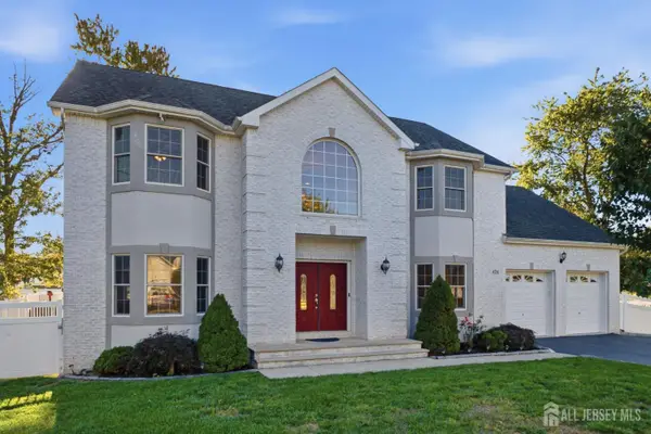 -424 Delmore Avenue, South Plainfield, NJ 07080