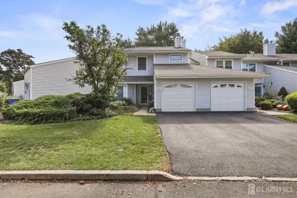 -25 Sandpiper Drive, Parlin, NJ 08859