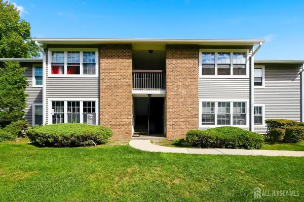 -109 Pennsylvania Way, North Brunswick, NJ 08902