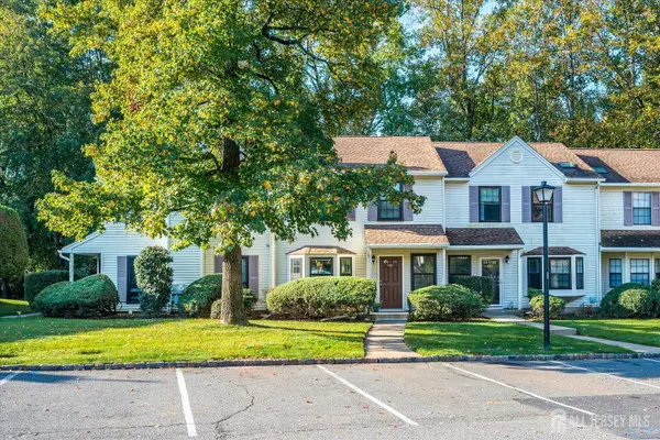 -3302 Stonehedge Road, Edison, NJ 08820