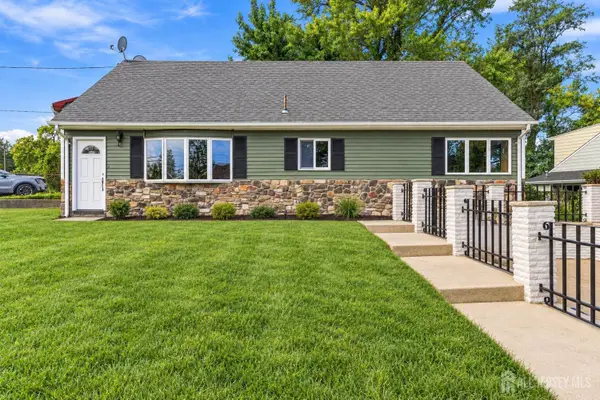 -2 Kendall Drive, Sayreville, NJ 08859