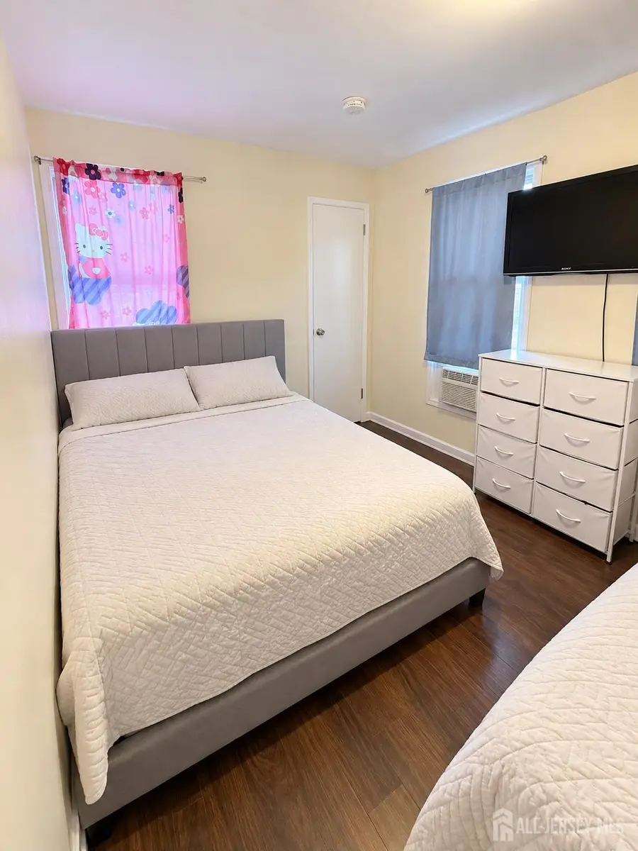 -521 E 2nd Street E, Bound Brook, NJ 8805 - #2