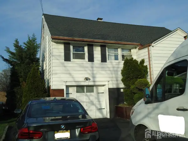 -106 Maryknoll Road, Menlo Park Terrace, NJ 08840
