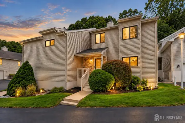 -18 Oxford Lane, Middletown, NJ 07748