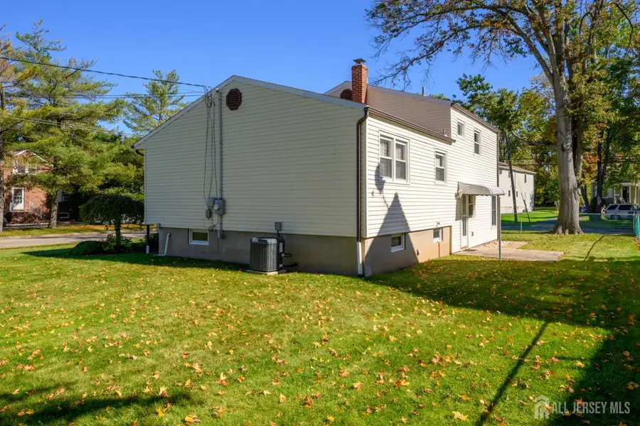 -5 Berdine Court, Colonia, NJ 07067 - #2