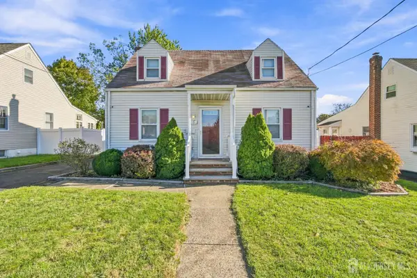 -10 Grover Avenue, Sayreville, NJ 08879