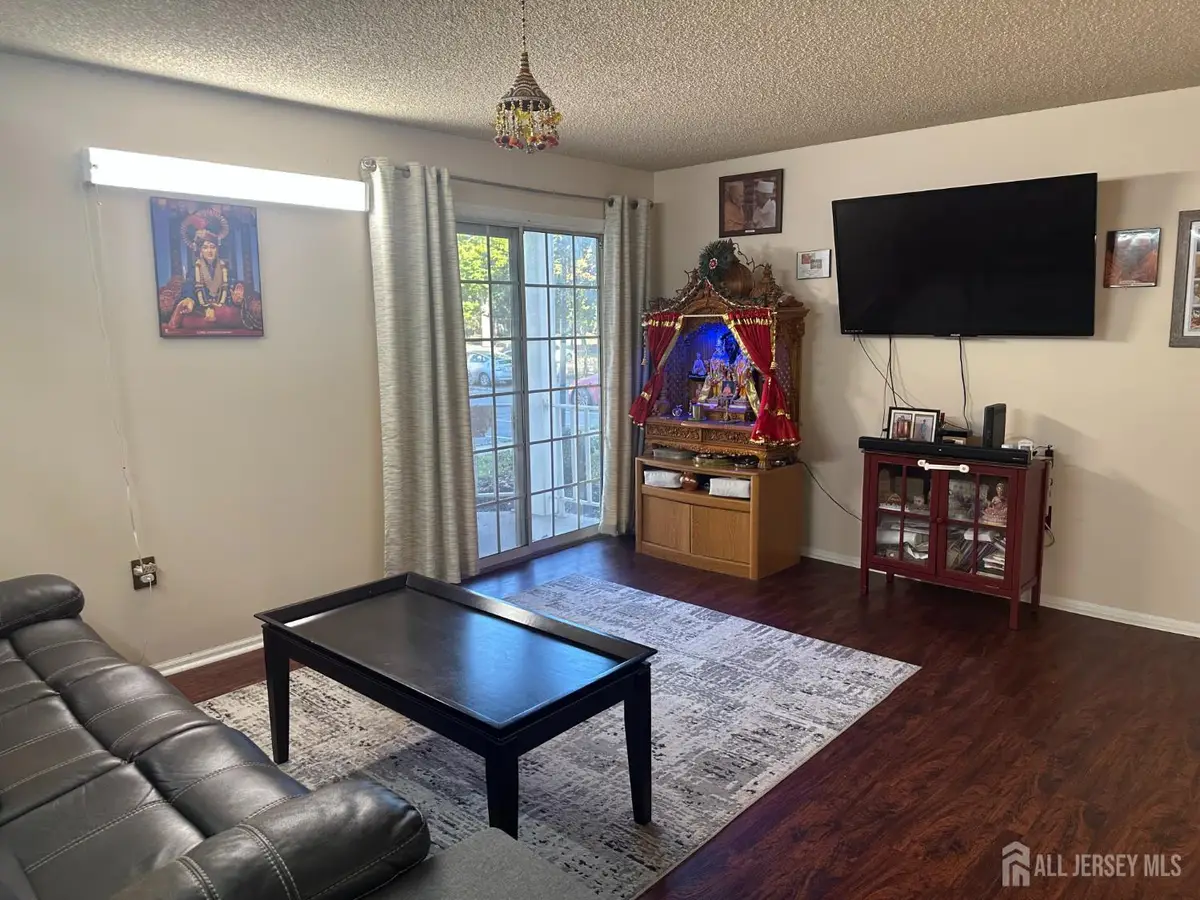 -138 Darwin Lane, North Brunswick, NJ 08902 - #1