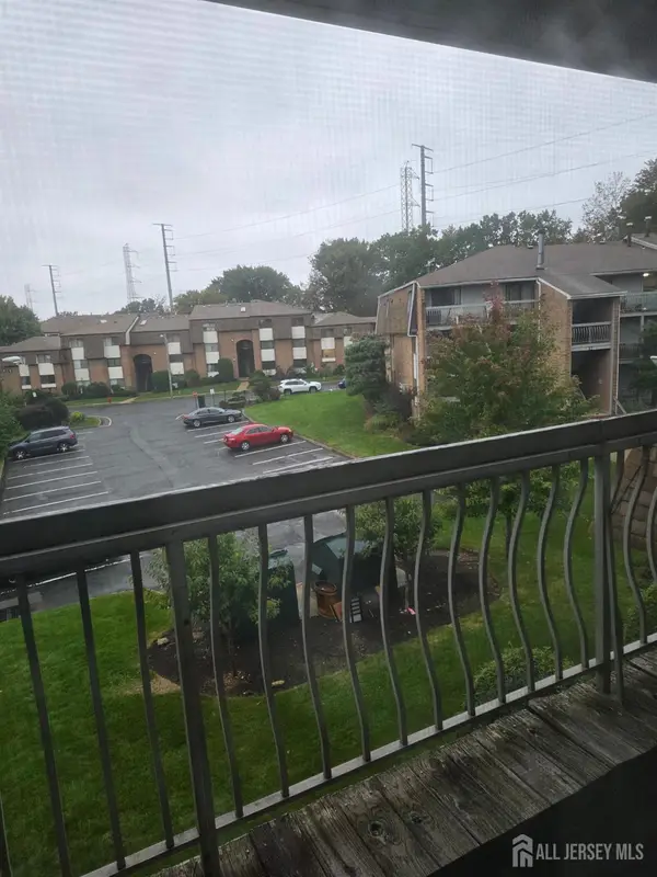 -1507 Edison Glen Terrace, Edison, NJ 08837