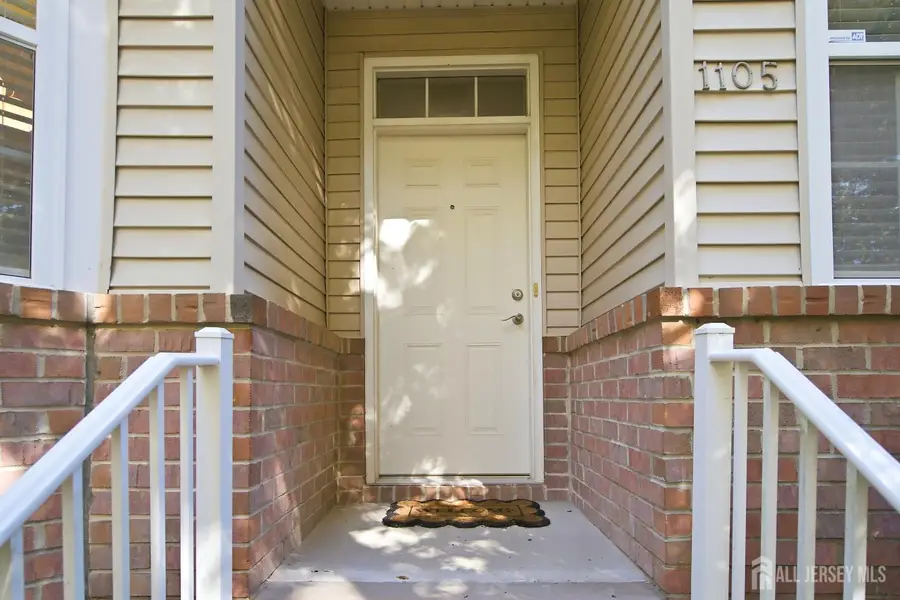 -1105 Fir Court, Franklin Center, NJ 08873 - #3