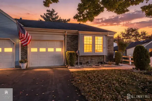 -2-A John Adams Court, Monroe, NJ 08831