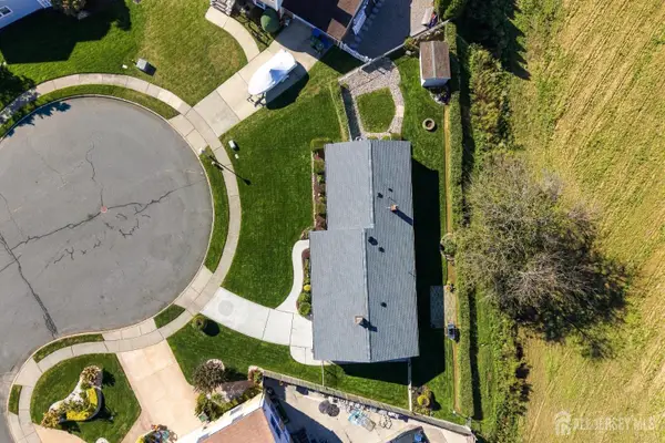 -5 Seaman Court, Sayreville, NJ 08879