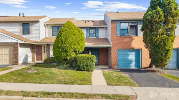 -134 Hampton Court, Franklin, NJ 08873