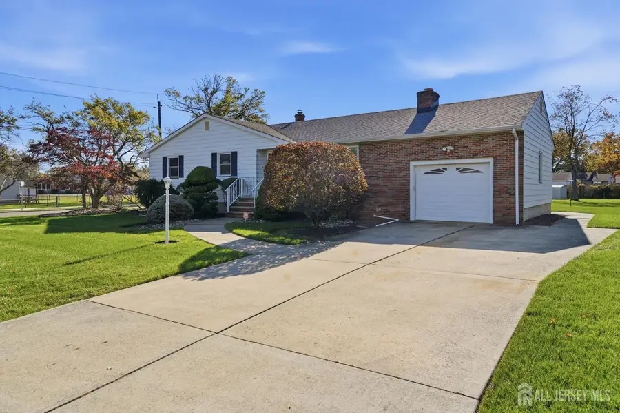 -1344 Sioux Road, North Brunswick, NJ 08902 - #2