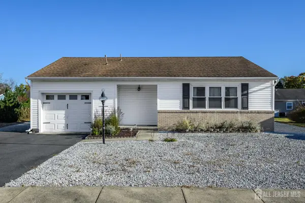 -17 Wiltshire Court, Toms River, NJ 08757