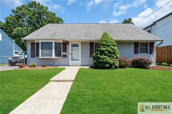 -11 Richmond Road, Edison, NJ 08817