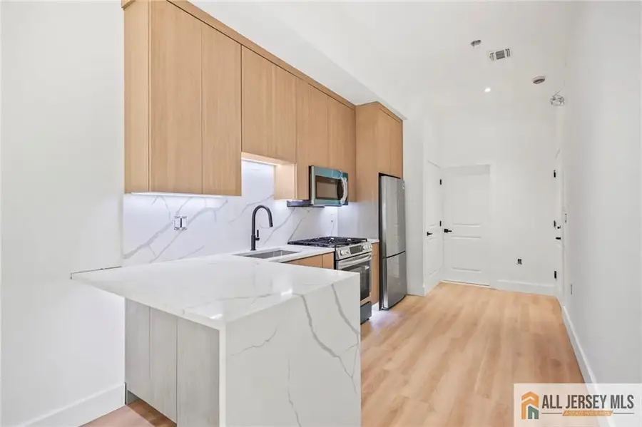 -291 New York Avenue #4, Jersey City, NJ 07307 - #2
