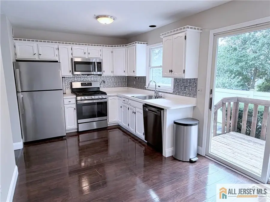 -86 Wilton Avenue Ne #403, Middlesex, NJ 08846 - #3