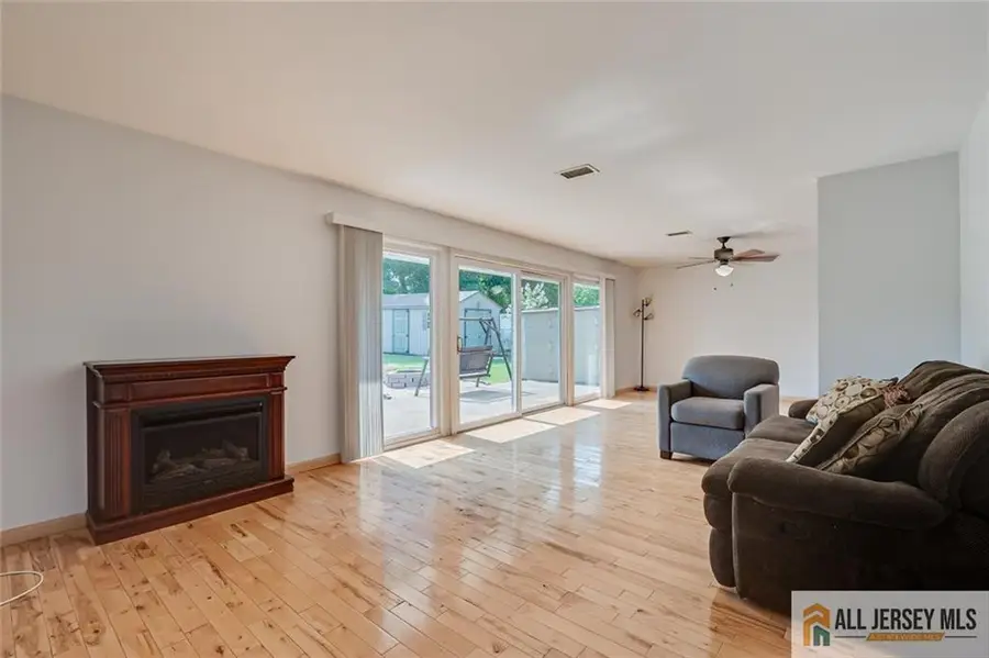 -26 Kendall Road, Kendall Park, NJ 08824 - #3