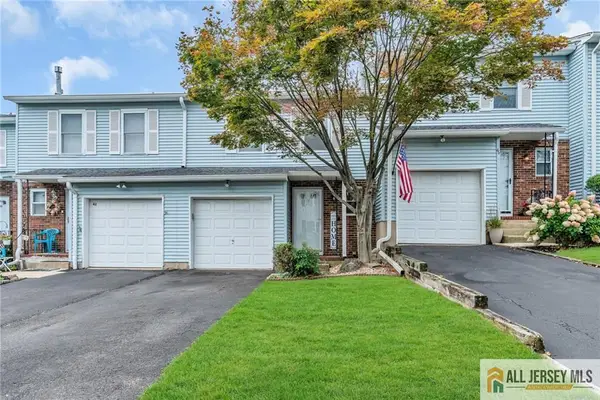 -44 Hickory Court, Jamesburg, NJ 08831