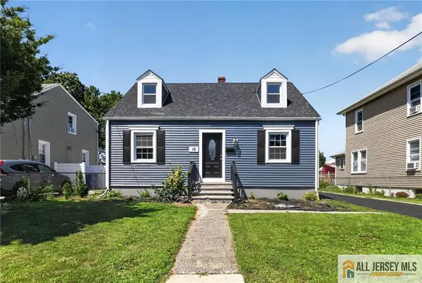 -16 Oakwood Place, North Brunswick, NJ 08902