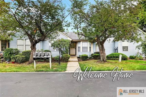 -4 James Madison Court #B, Monroe, NJ 08831