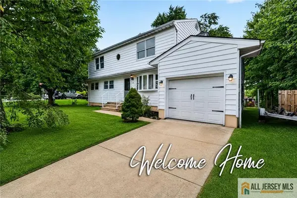-20 Thompson Avenue, Fords, NJ 08863