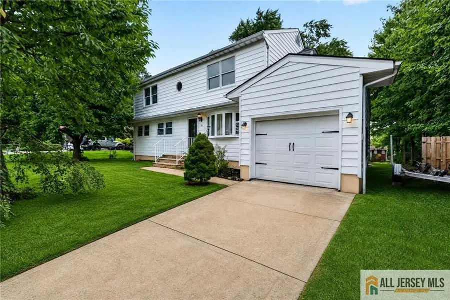 -20 Thompson Avenue, Fords, NJ 08863 - #2