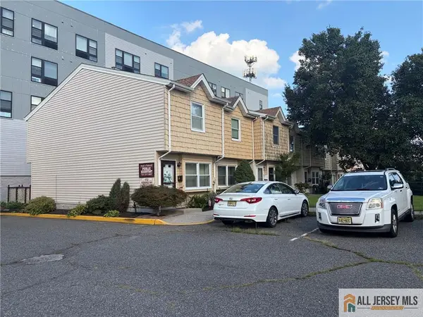-172 Roosevelt Avenue #F, Carteret, NJ 07008