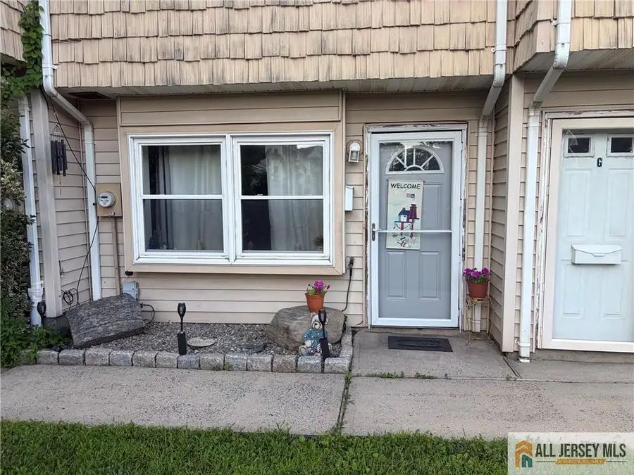 -172 Roosevelt Avenue #F, Carteret, NJ 07008 - #2