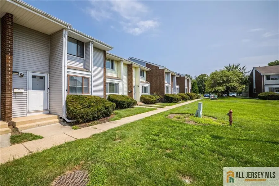 -10 Quincy Circle #L-10, South Brunswick, NJ 08810 - #3