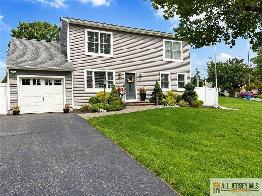-8 Tanglewood Lane, Colonia, NJ 07067 - #1