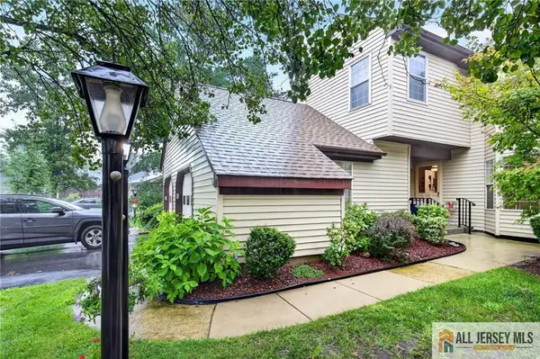 -5 Hillsborough Drive #5B, Monroe, NJ 08831