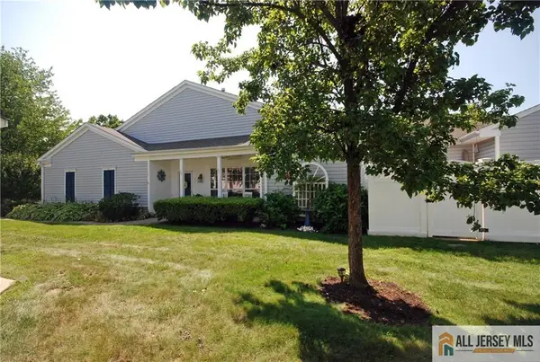 -654 Bluebird Drive, Monroe, NJ 08831