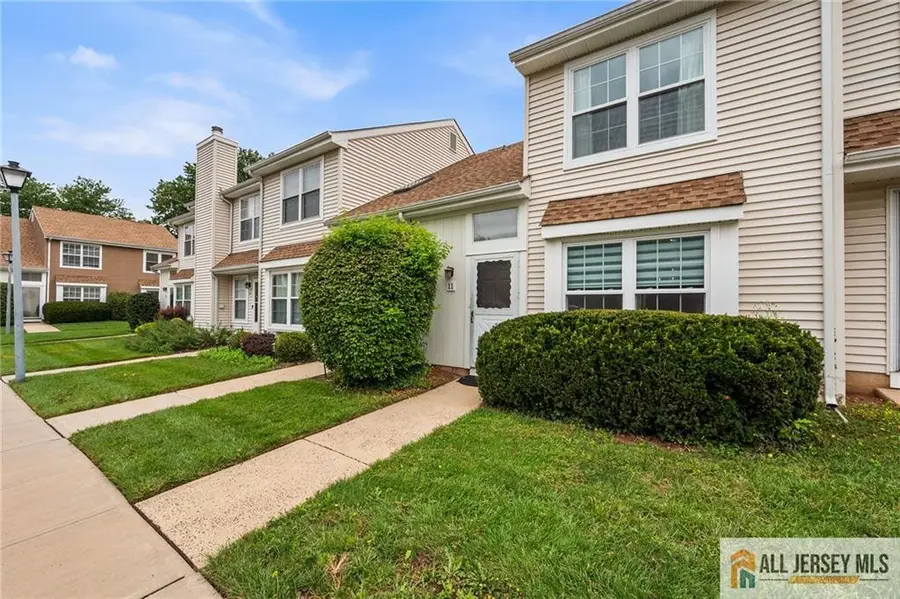 -11 Canterbury Circle, Somerset, NJ 08873 - #2
