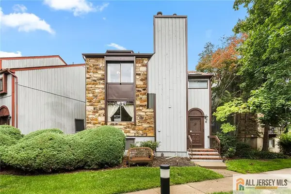 -84 Diamond Lane, Old Bridge, NJ 08857