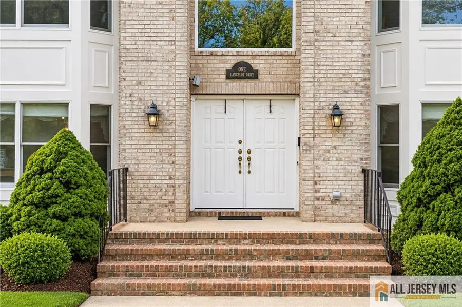 -1 Launcelot Lane, Monroe, NJ 08831 - #2