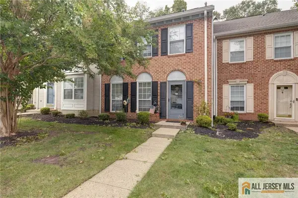-49 Albury Way, North Brunswick, NJ 08902