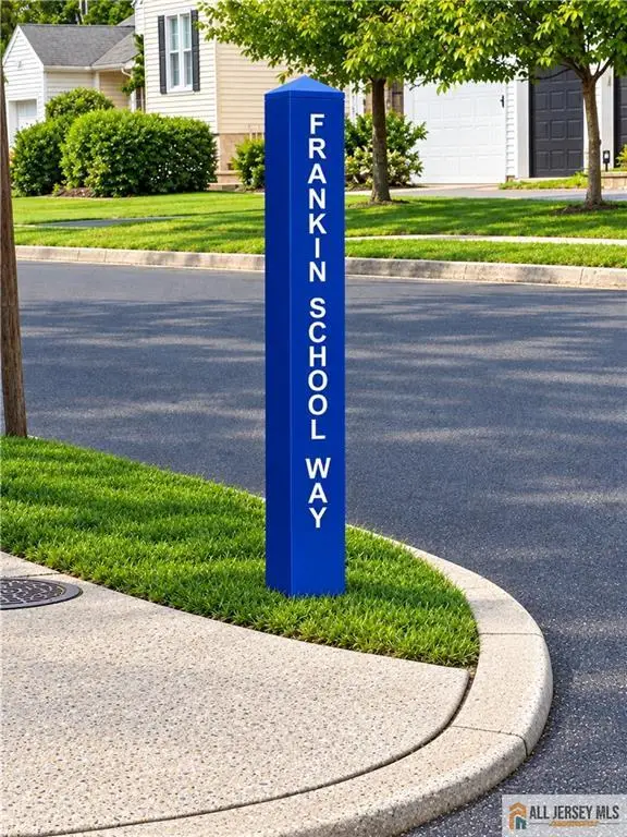 -43 Franklin School Way #611, Metuchen, NJ 08840