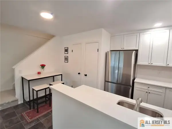 -26 Larkspur Court, Bedminster, NJ 07921