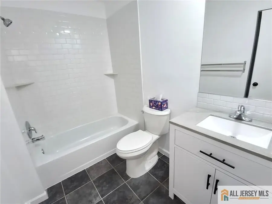 -26 Larkspur Court, Bedminster, NJ 07921 - #3