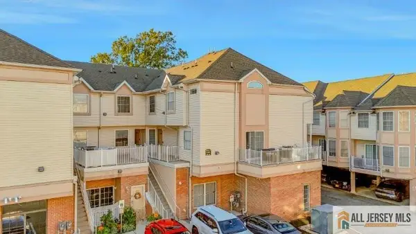 -131 Adamecs Way, South Amboy, NJ 08879