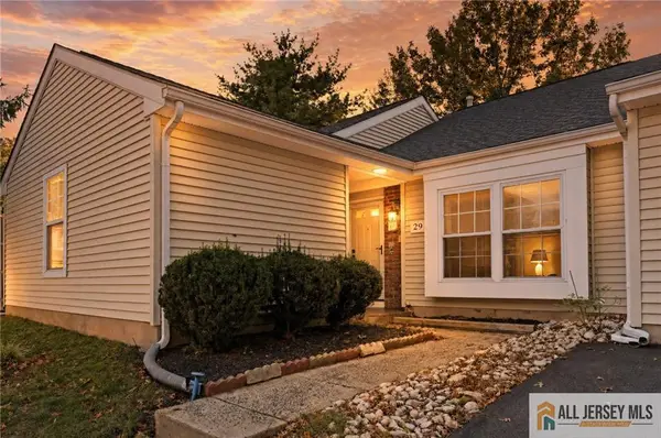 -29 Avebury Place, Franklin, NJ 08873