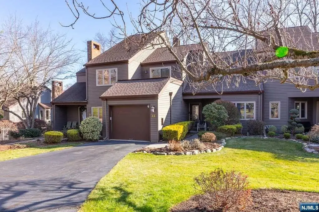 13 S Bayard Lane, Mahwah, NJ 07430 - Image #1