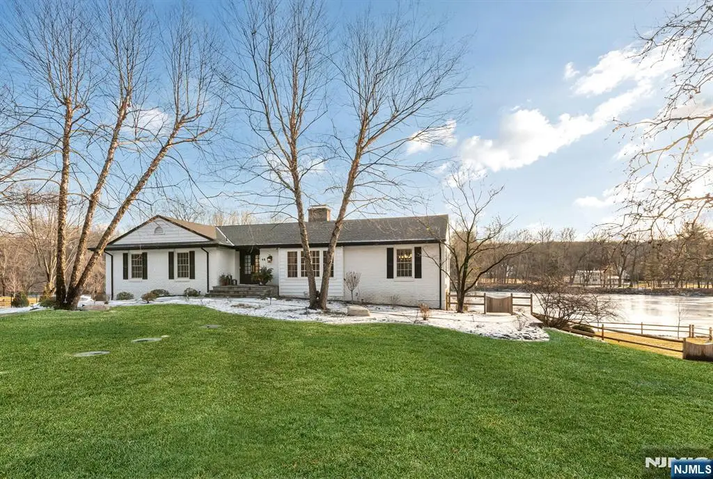 48 W Saddle River Road, Saddle River, NJ 07458 - Image #1