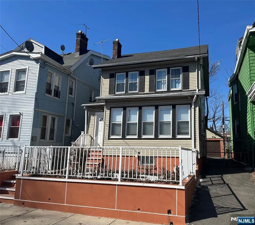 1041 Hunterdon Street, Newark, NJ 07112 - #1